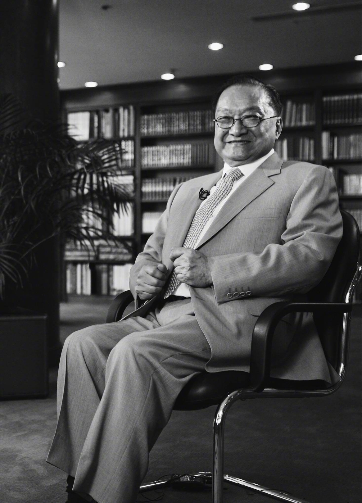 金庸武侠里的主人公谁的武功造诣最高？