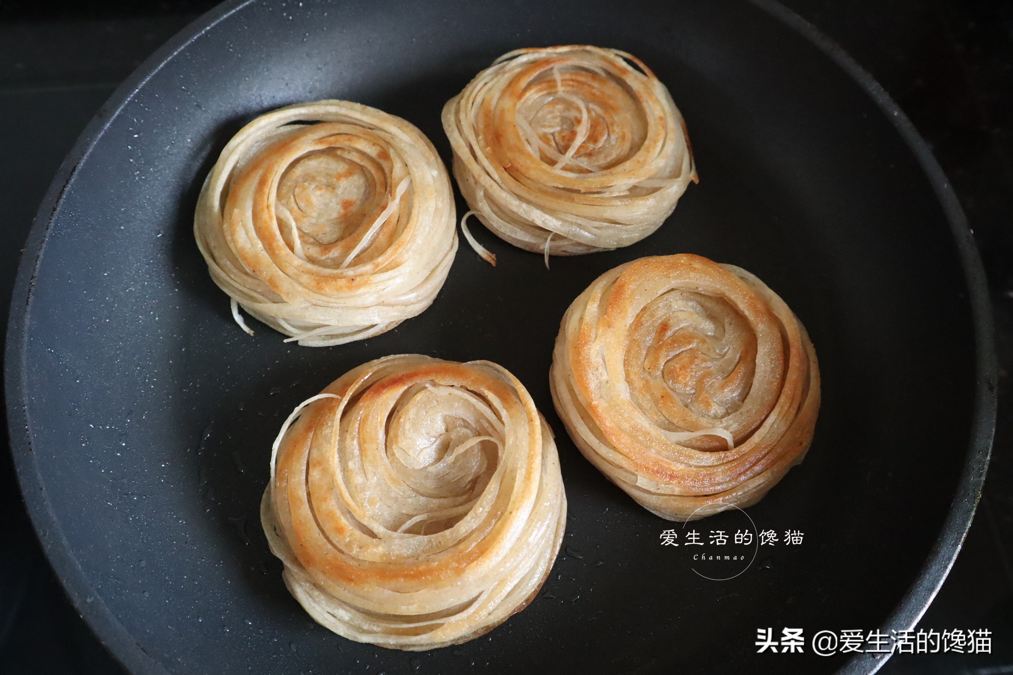 寒假來了，早餐不用愁，做一盤這餅，香脆可口，孩子愛吃我樂意做