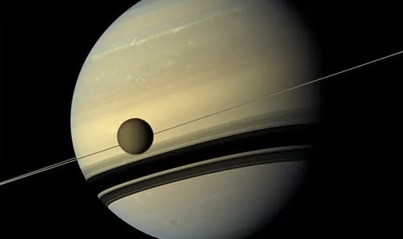 惊人发现：人类离开地球有望，土星第一卫星可能存在生命