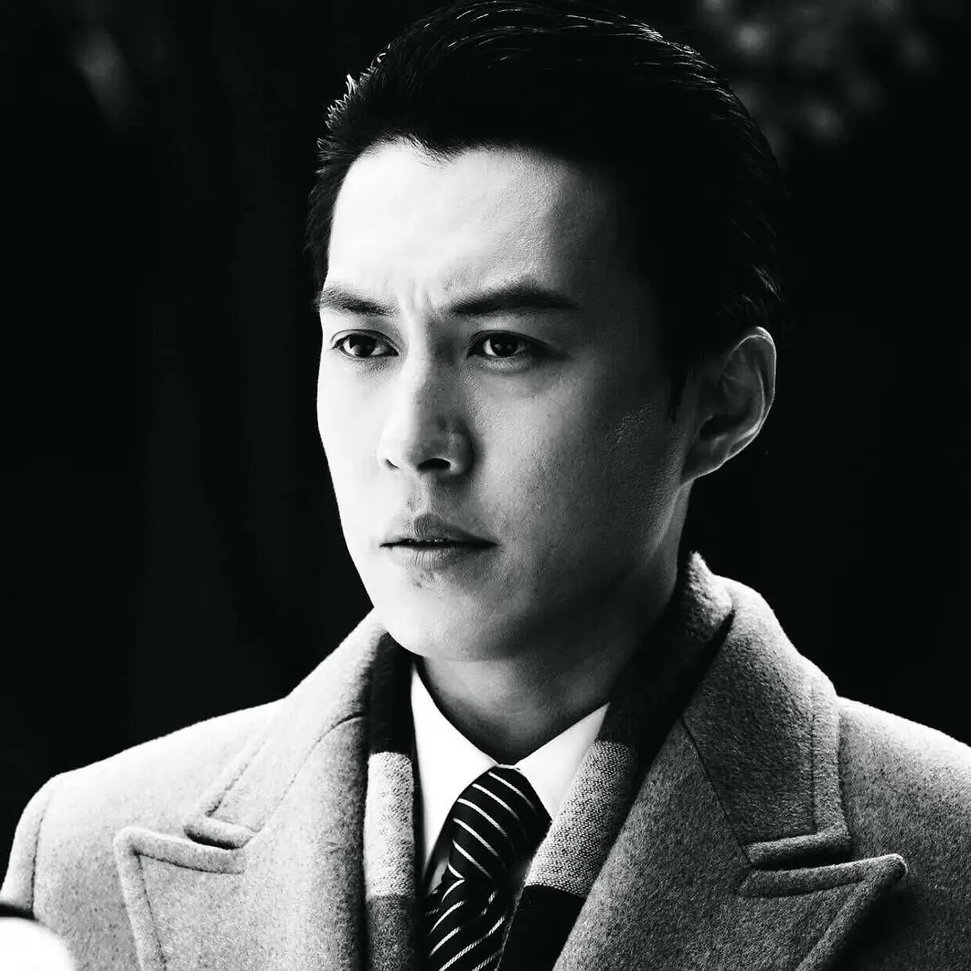 靳东：两次爱上离婚妇女，不顾家人反对娶了二