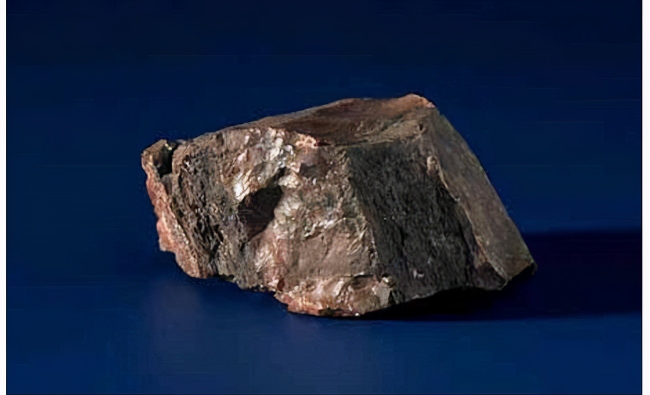 美国赠予荷兰的月岩被证实是假货，荷兰网友：