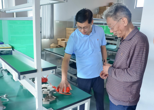 河南省计量协会考察指导郑州新益德研发装配测试中心建设工作