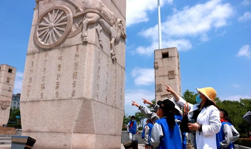 山東省棗莊市薛城區(qū)龍?zhí)秾?shí)驗(yàn)學(xué)校開展棗莊歷史文化(圖1) 山東省棗莊市薛城區(qū)龍?zhí)秾?shí)驗(yàn)學(xué)校開展棗莊歷史文化(圖1)