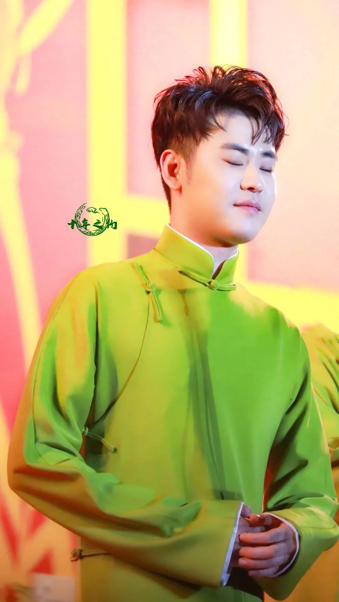 Wallpaper comes to Zhang Yunlei