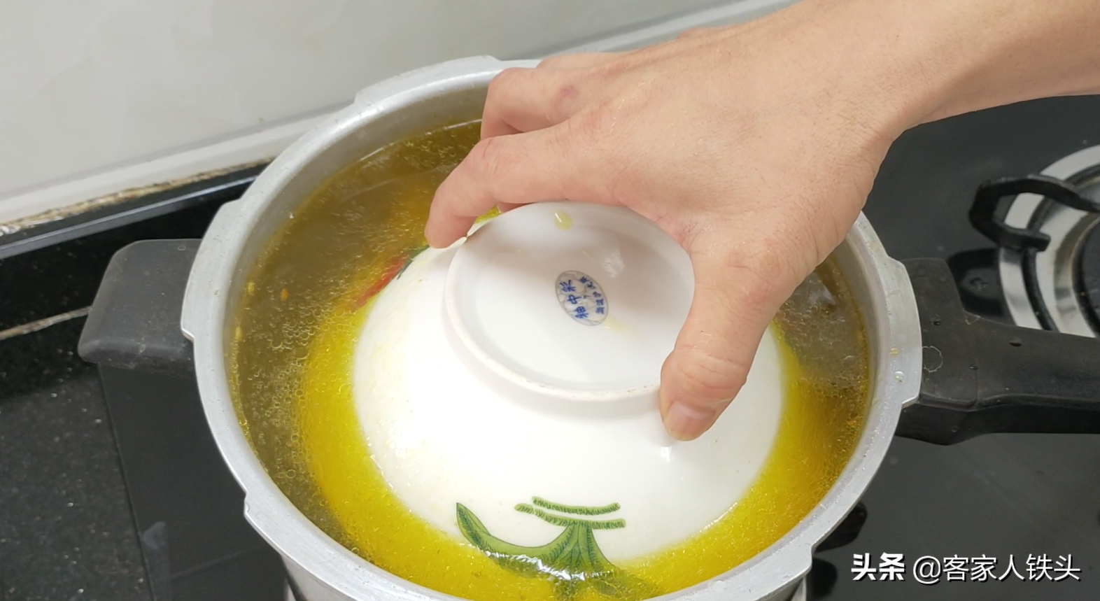 3斤雞，做一道客家脆皮雞，三起三落有講究，皮脆肉滑越吃越愛吃