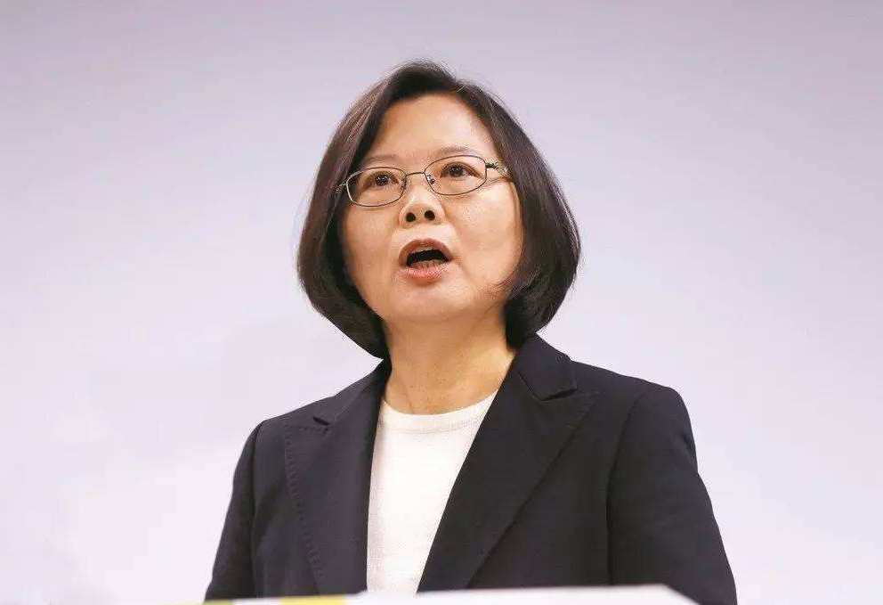 令人寒心？美国战机进来不喊话，解放军刚进入