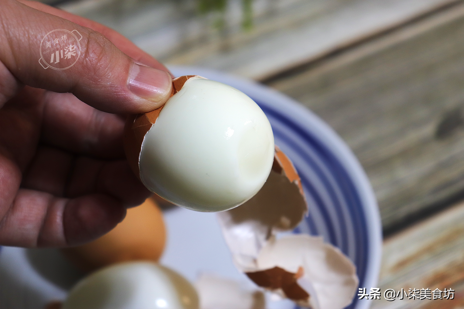 图片[2]-最近很火的煮鸡蛋 只需一张纸 鸡蛋2分钟出锅 软嫩适中口感好-起舞食谱网