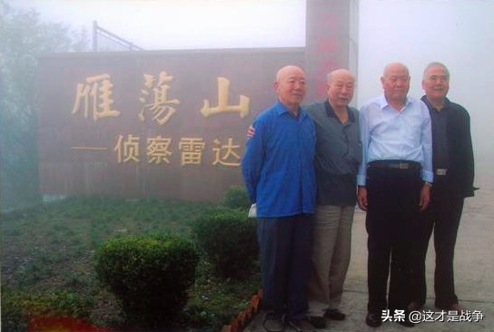 那一年，共和国面临最严重的军事威胁，两个将