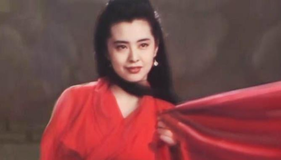 王祖贤在加拿大生活16年，没有任何工作，靠啥生活得如此悠闲