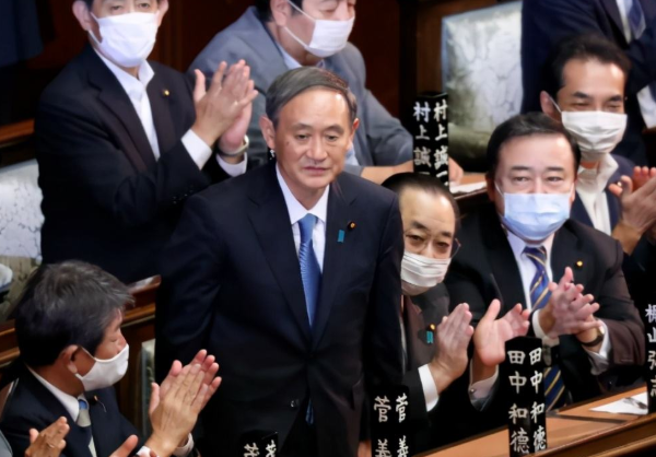 又一短命首相？菅義偉帶頭違反防疫令犯眾怒，能否干滿一年成懸念