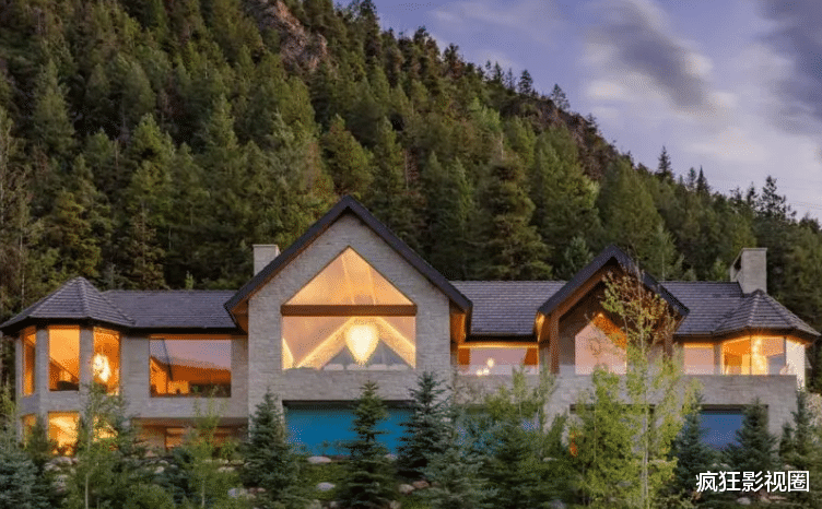 美国顶级名媛的奢侈生活什么样？别墅养宠物、