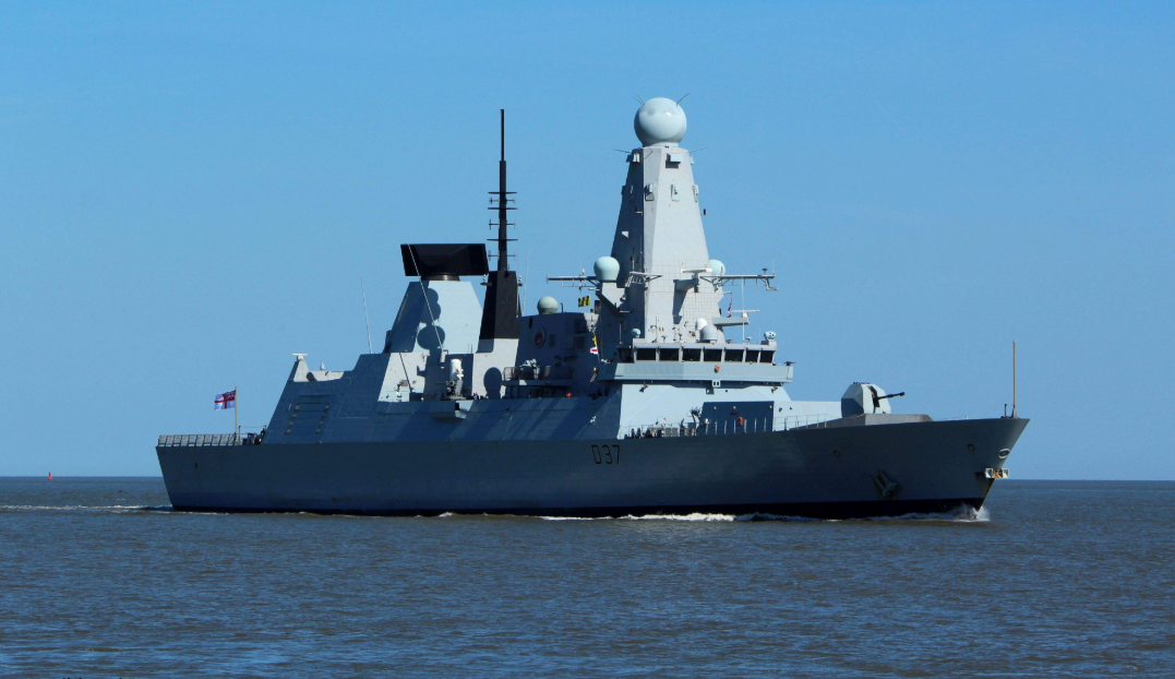 都2020年了，英国还有人想派军舰威胁中国，来了