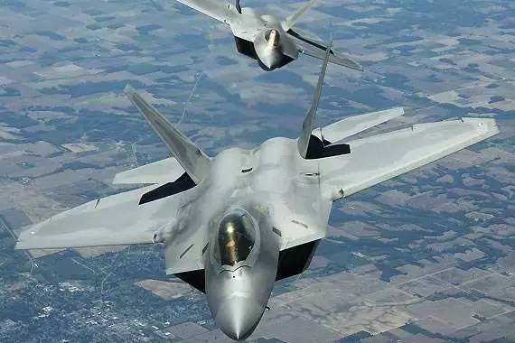 同样是中国企业，为何阿里没有华为这遭遇？金