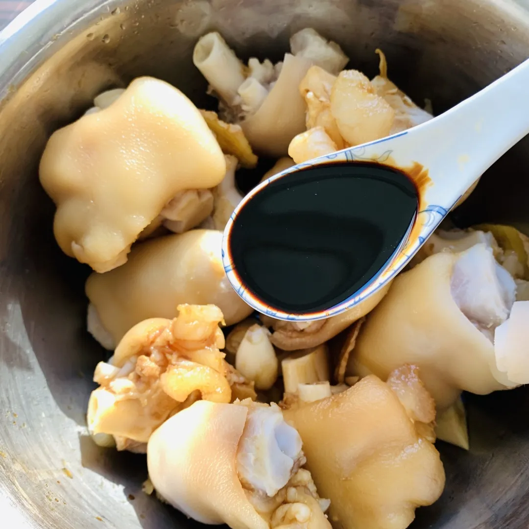 Can you stew such delicious trotters with a rice cooker?