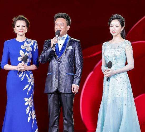 不当央视一姐，也没嫁给老头！李思思被80后老公