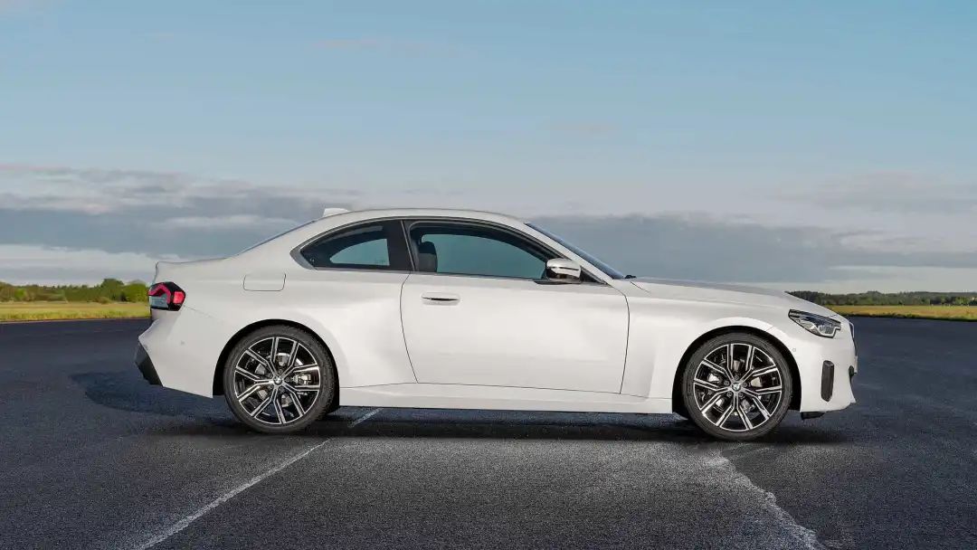 这款小众后驱宝马比3系便宜，却兼顾操控与实用性