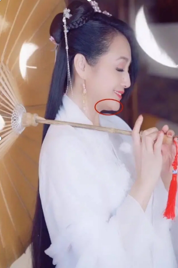 时隔19年曹颖再现霍水仙超惊艳，46岁的她如今事