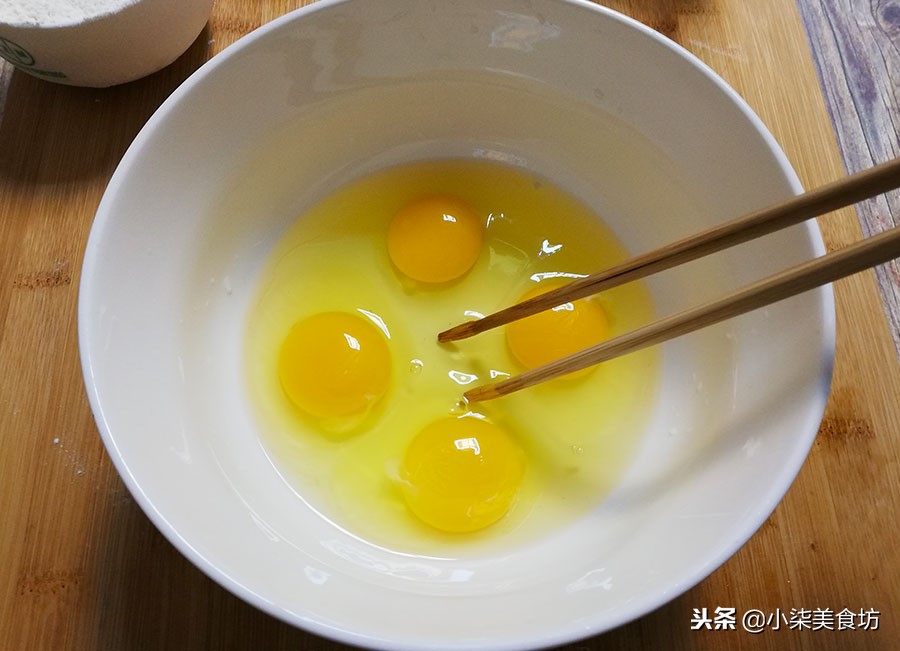 图片[4]-一碗面粉 4个鸡蛋 不揉面 不擀面 柔软劲道 适合老人孩子吃-起舞食谱网