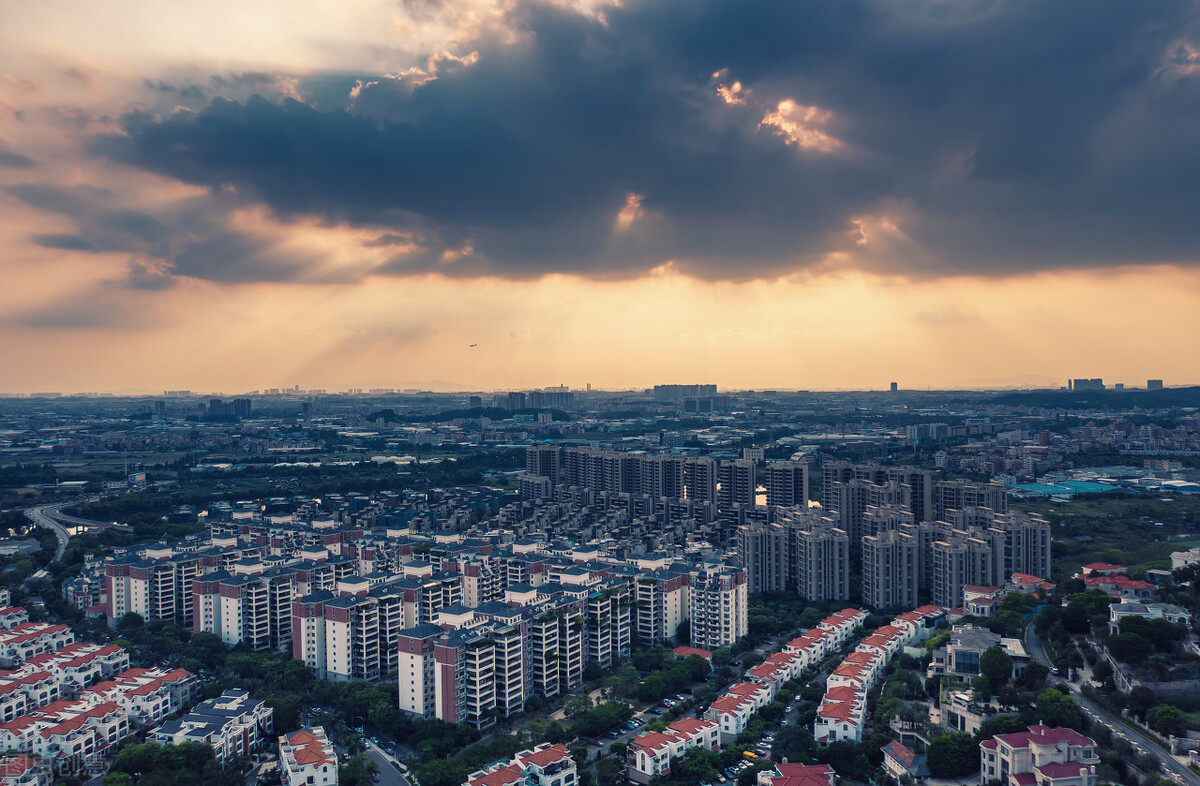 高房价七寸被击中？3大新规下，专家：2021年房价