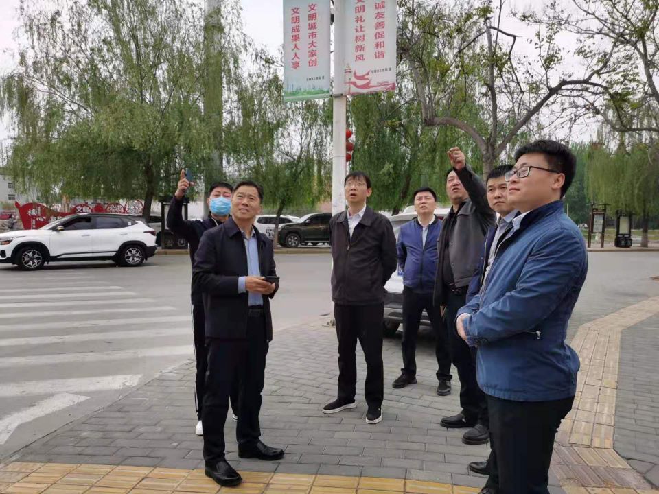 华阴市长李晓曦调研国家卫生城市复审和创文工作