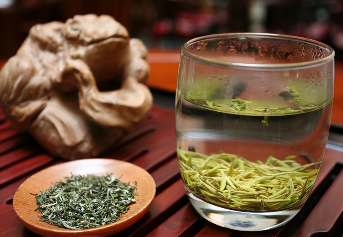 泡綠茶，別總是先放茶葉再倒水！想要茶香味好，請(qǐng)牢記這個(gè)順口溜