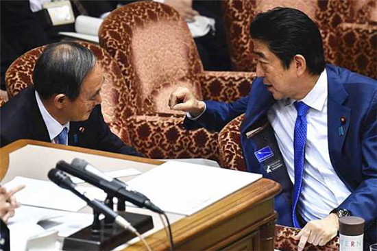 上任三个月仍不搬进首相官邸，因为“怕鬼”？菅义伟还真的承认过
