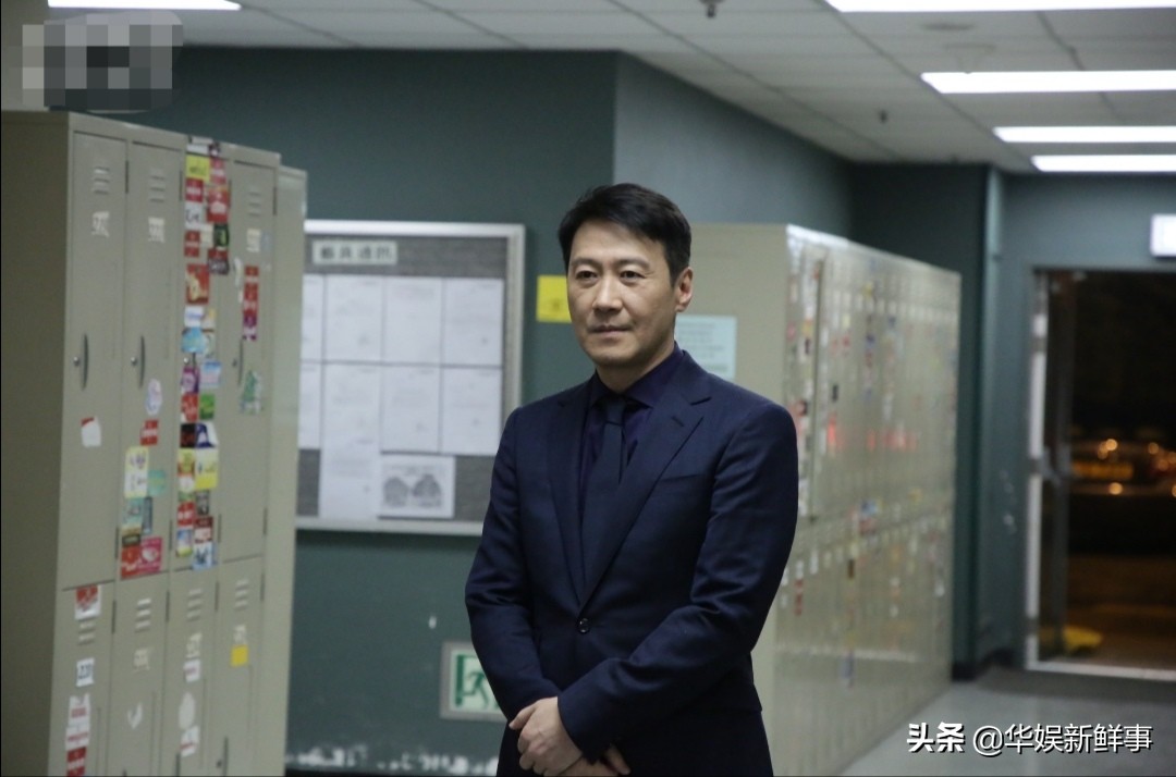 黎明降临TVB引轰动，艺人为求合影各出奇招，电