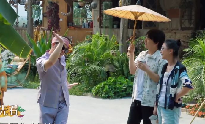 周迅录节目懒得化妆，穿5万外套下地干活，黄磊