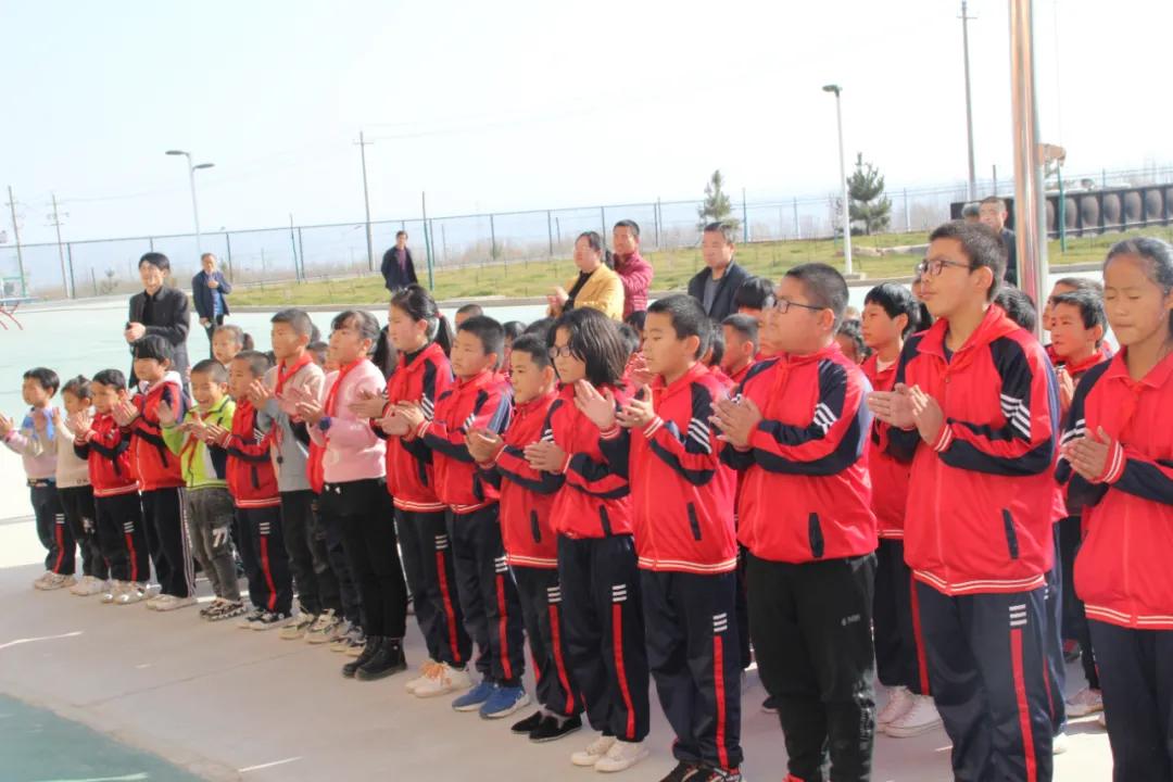 情暖贫困儿童 助力脱贫攻坚—白银市妇联举行“爱心书包”发放活动