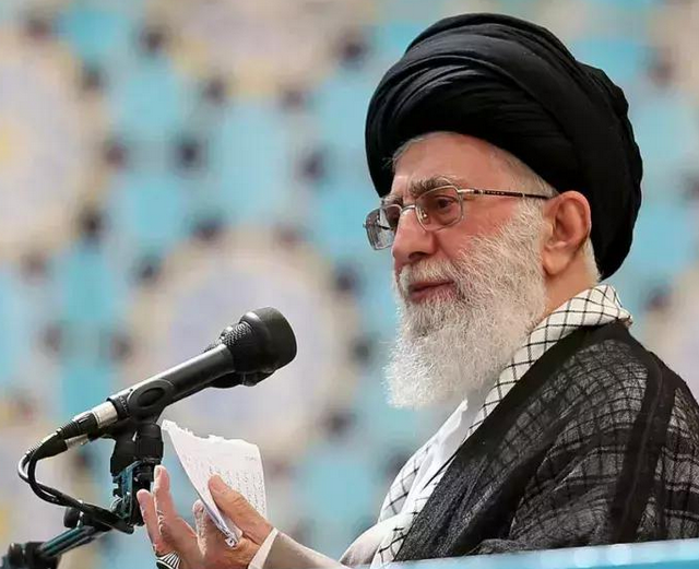 伊朗敢怼美国，为什么却不敢向以色列还击，任