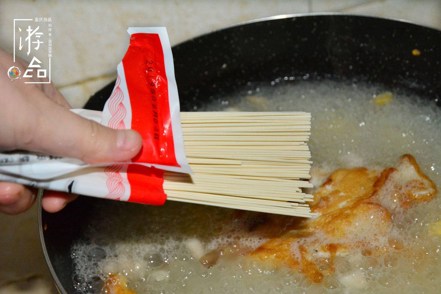 重庆小面出方便面了？十余种料调成的汤底，流水线岂能复制