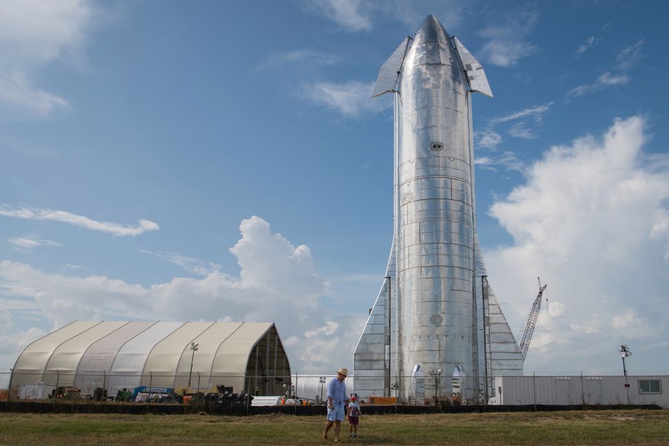 SpaceX星舰试飞，炸成一火球！马斯克却说成功了，理由何在