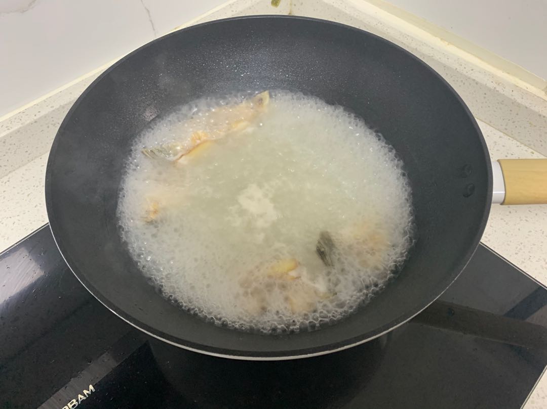 鲜美可口，低脂高蛋白金汤柠檬鱼片，10月女人要多喝