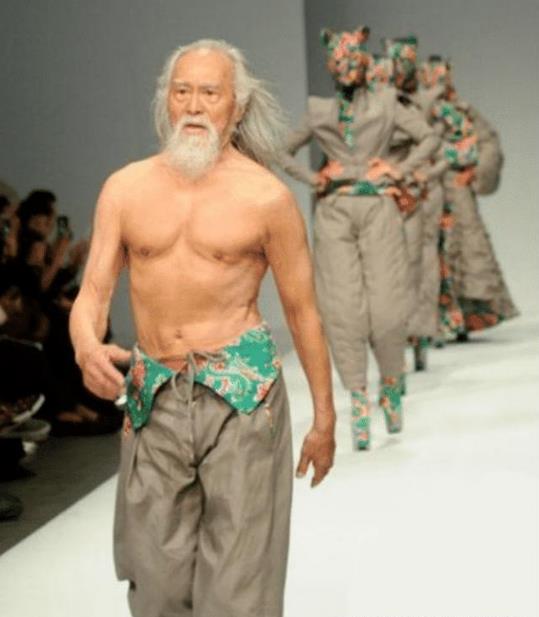 “健美常青树”杨新民，健美冠军老了会怎么样？71岁感觉像中年