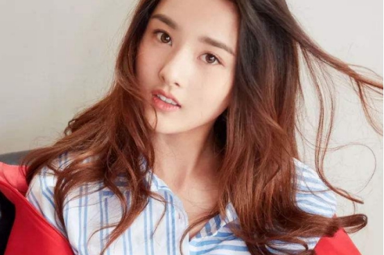 在娱乐圈中，有萝莉气质的女艺人，宋祖儿让人