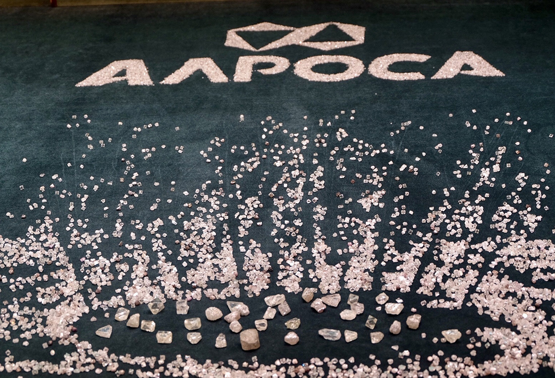 实拍俄罗斯最大钻石矿场，直接钻石诞生过程，原来是这么操作的