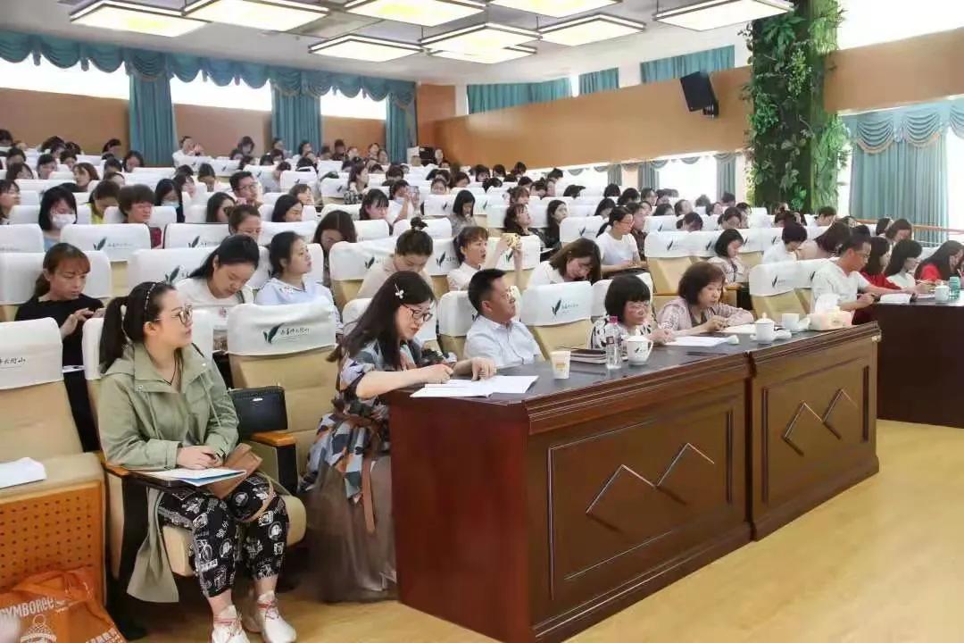 南充市高坪区南江小学积极组织教师外出听课学习