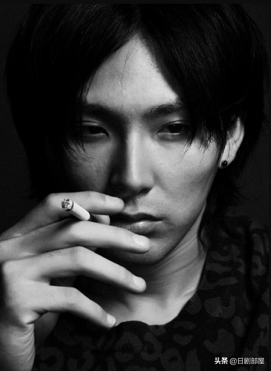 日本頂級星二代松田龍平 日本娛樂圈的另類美男 日劇部屋 Mdeditor