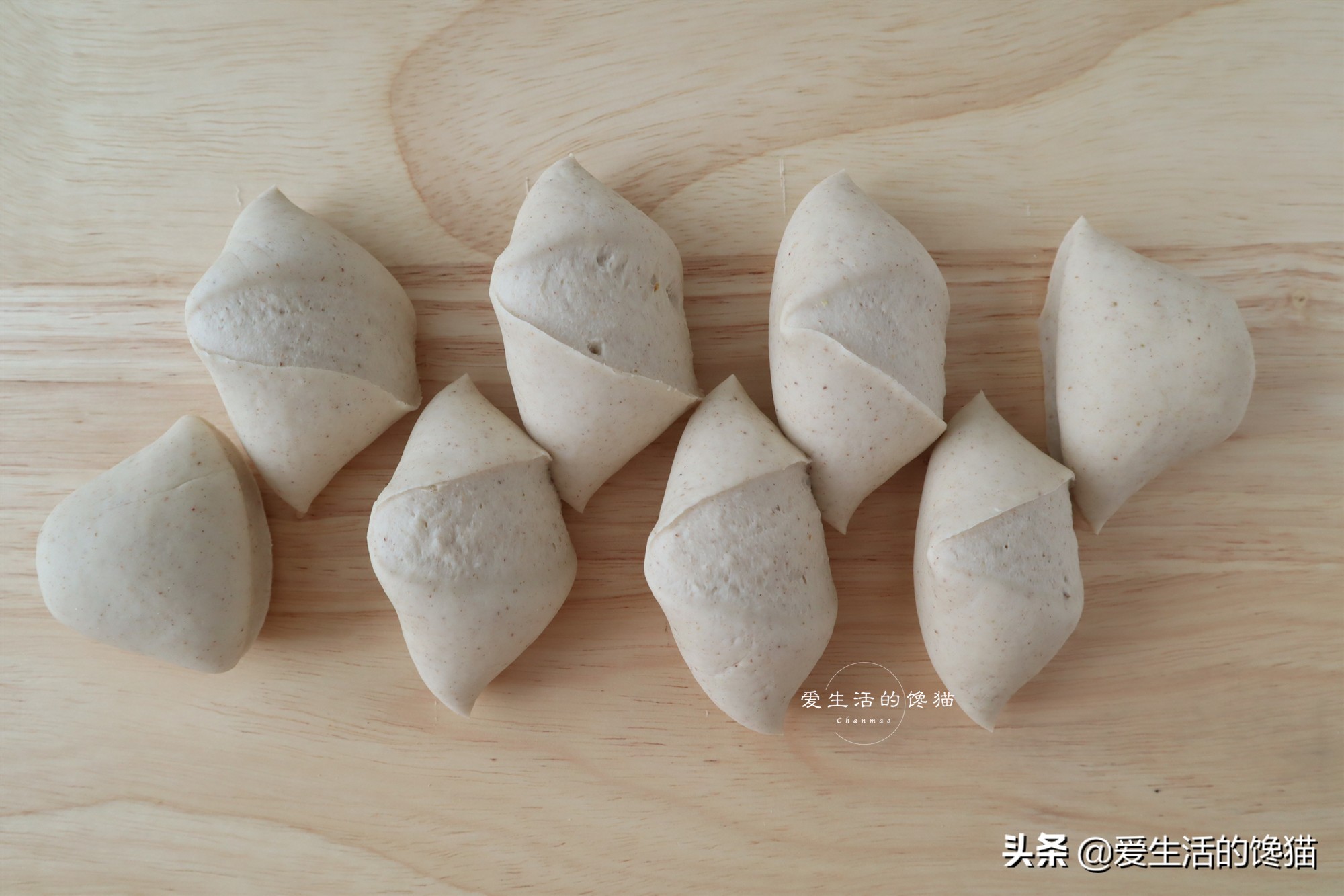 寒假來了，早餐不用愁，做一盤這餅，香脆可口，孩子愛吃我樂意做