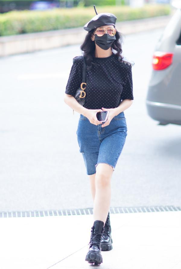 有种“为老不尊”叫赵雅芝，奶奶年纪穿无痕裤