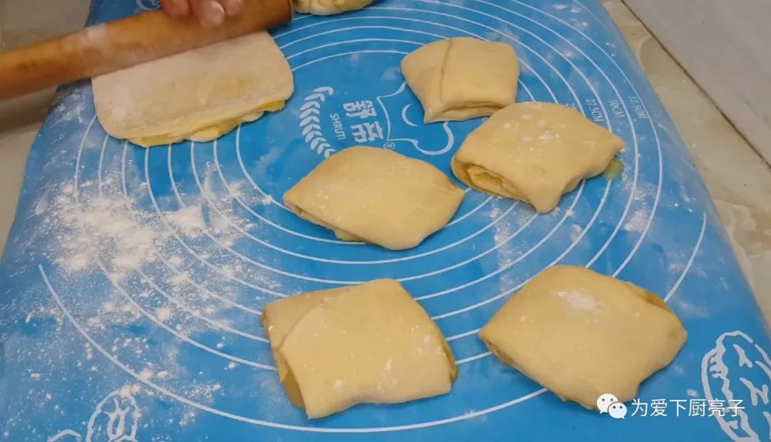 1斤麵粉，1勺白糖，掌握3個技巧，新手也能一次成功，香酥又好吃