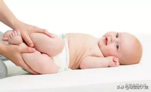 婴儿抚触操是一套适合0-1岁全套视频教程 ，宝宝做婴儿被动操的好处