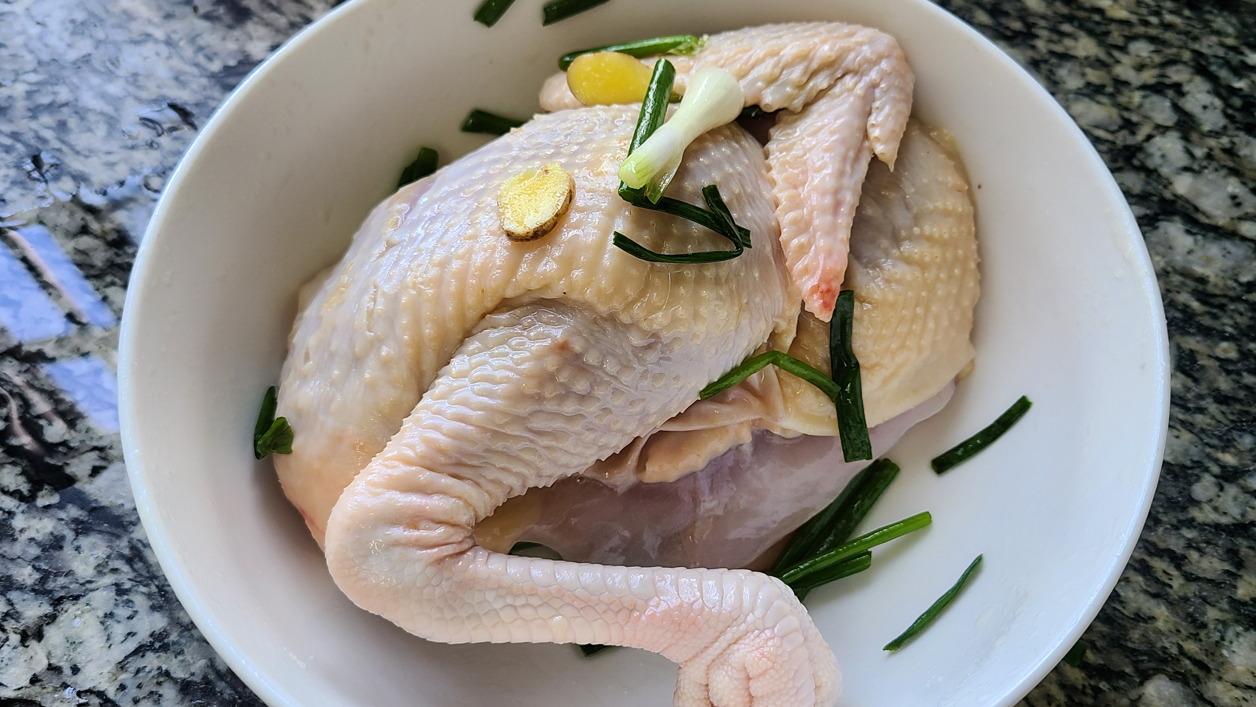 葱油鸡，做法简单又好吃的一道广东美食，20分钟就能做好