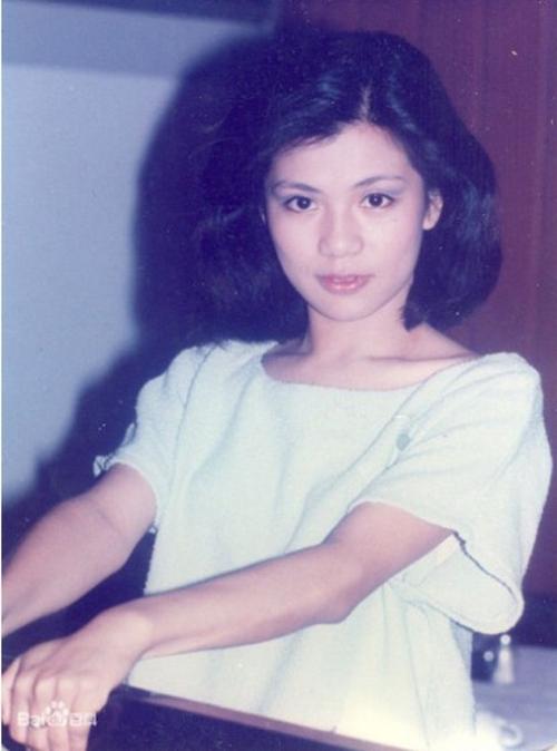 “俏黄蓉”翁美玲的感情史，和她去世的前因后果