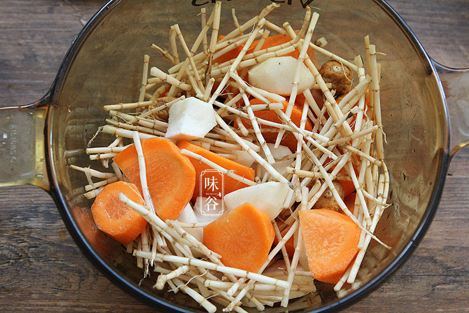 这四种食材一起煮，是糖水也是药，清热去暑气，三伏天上火要多喝