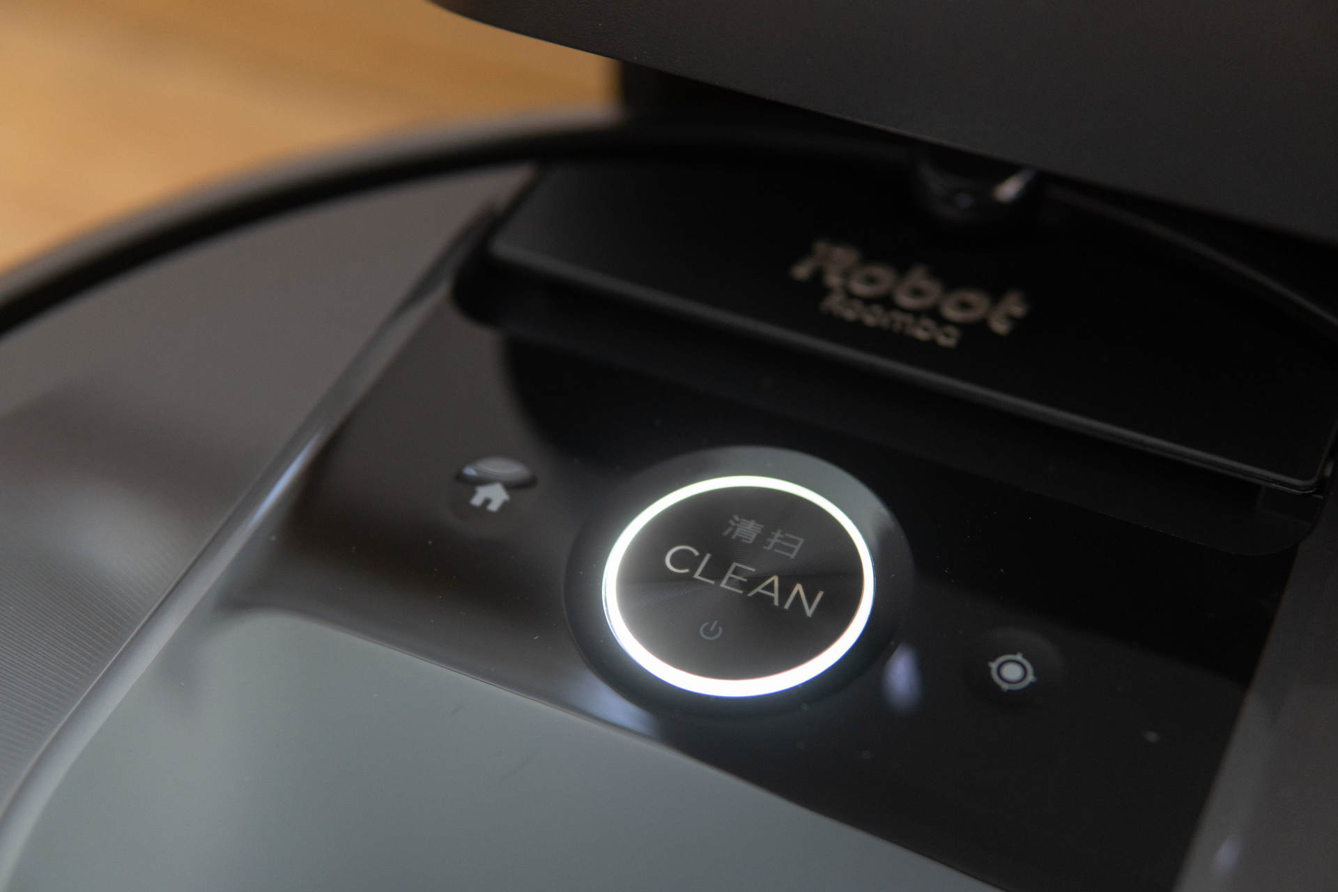 iRobot i7+ 扫地机器人值得买吗？集尘袋设计会是未来的方向吗？