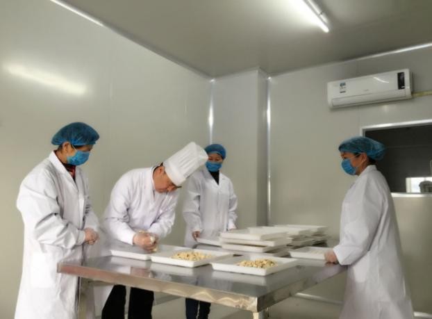 “守初心 庆百年”百行百业（名）技能大师献礼——柿霜糖制作技艺大师李东发