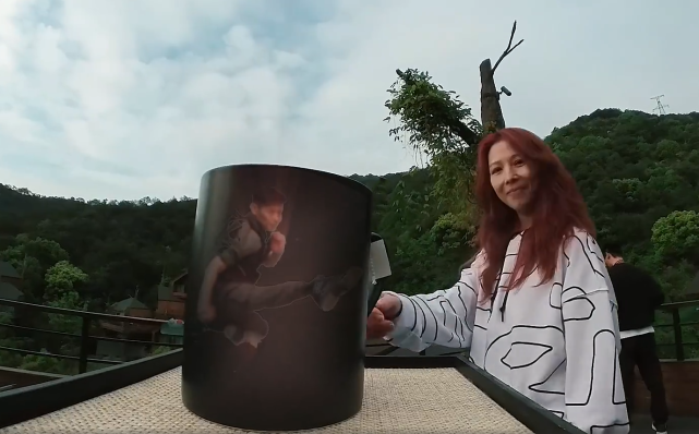 張晉曬一家五口幸福出遊，蔡少芬再現坑娃日常，兒子被嚇到大哭