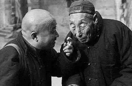 溥仪去看望当年的老太监，太监却直呼3字，溥仪慌了！