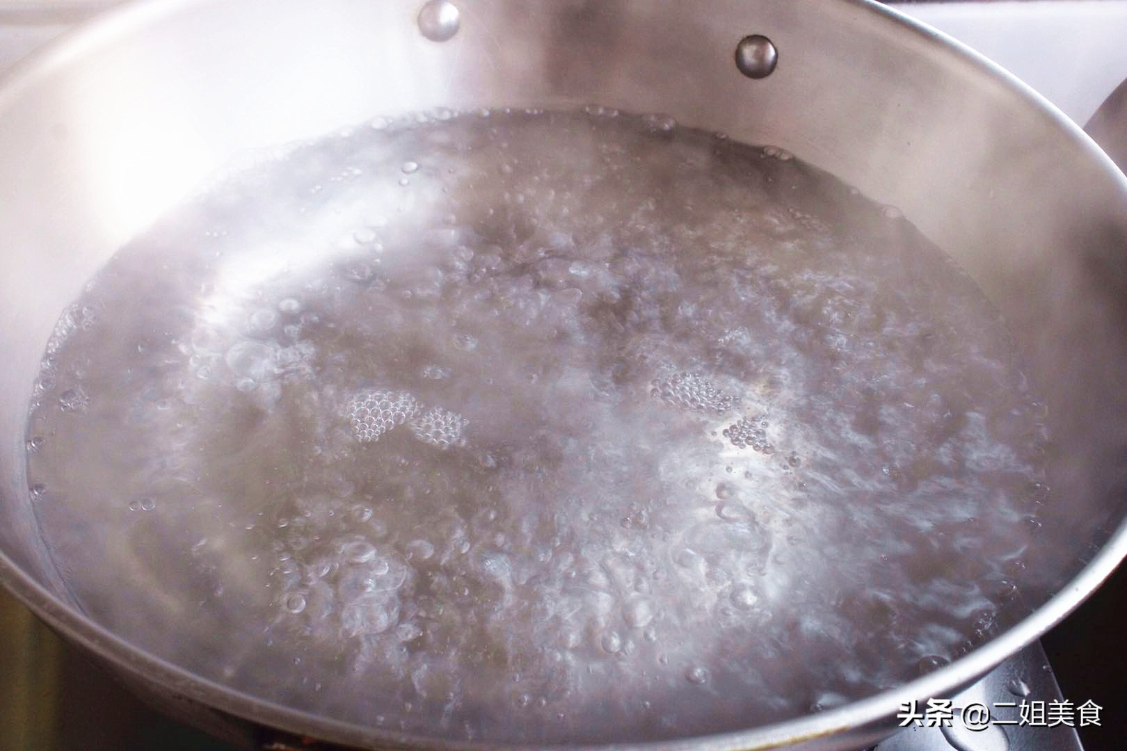 蒸红薯，牢记别直接上锅蒸了，多做2步，红薯香甜鲜嫩，真好吃